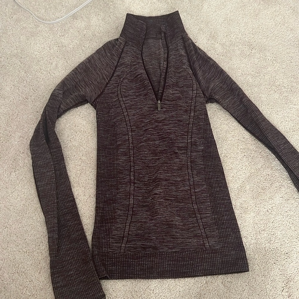Lululemon maroon quarter zip size 2